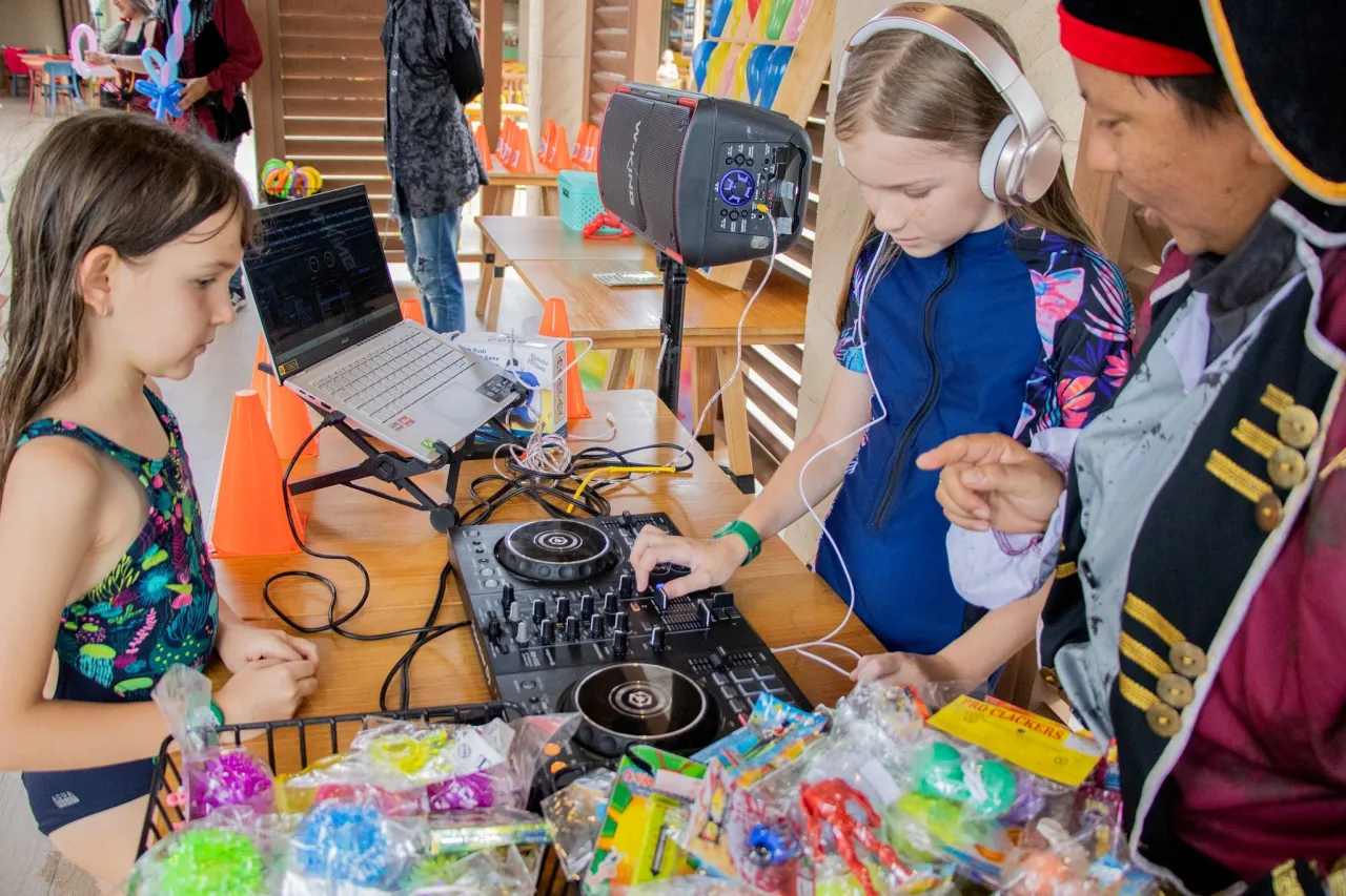 Celebrate in Style with Andamanda's Ultimate Birthday Party Experience Enjoy an unforgettable birthday celebration at Andamanda Phuket, featuring thrilling rides, tropical vibes, and endless fun for all ages.